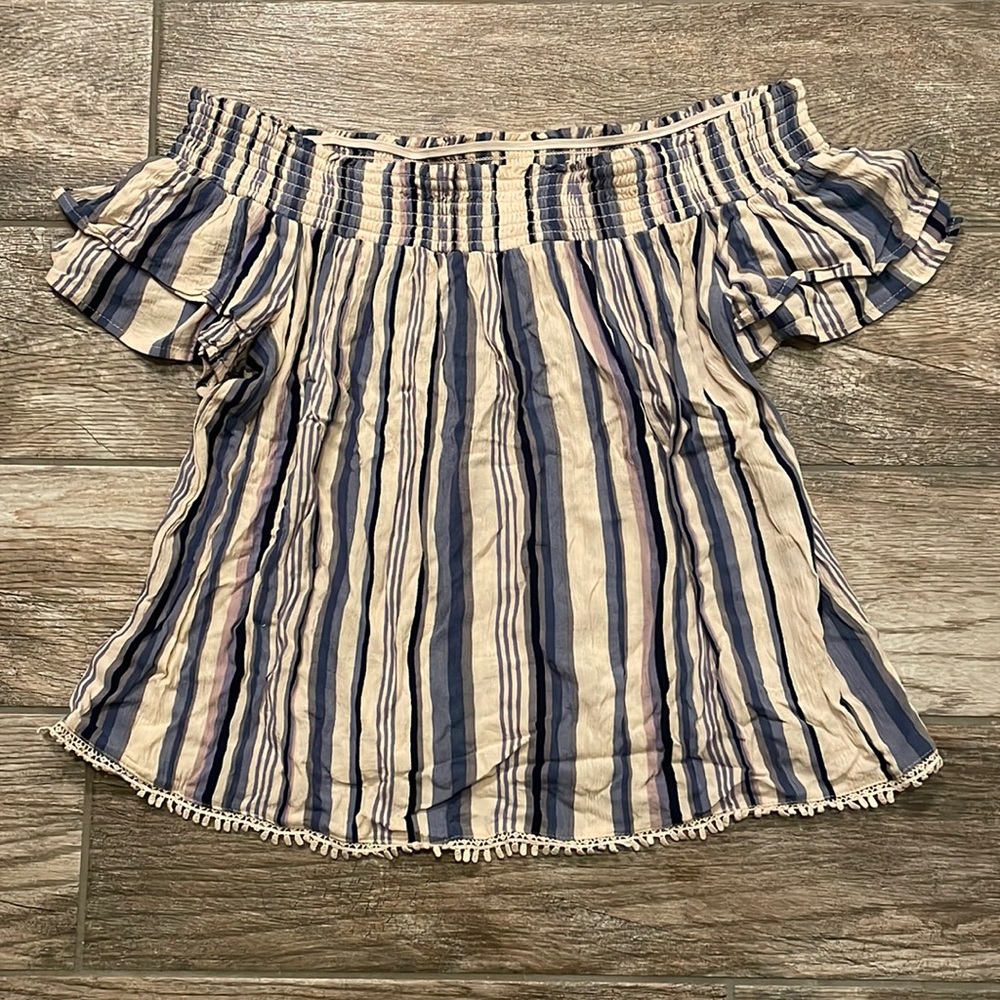 Xhilaration Off-the-Shoulder Ruffle Short Sleeve Top